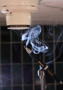 Rökdetektortest pennhållare